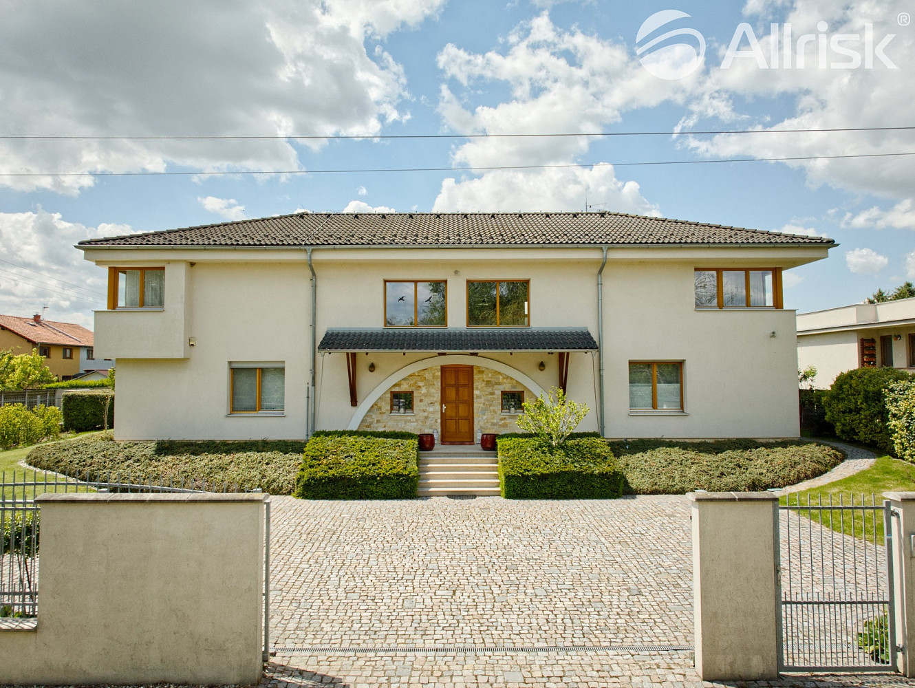 Prodej domu 376 m² s pozemkem 2 273 m²