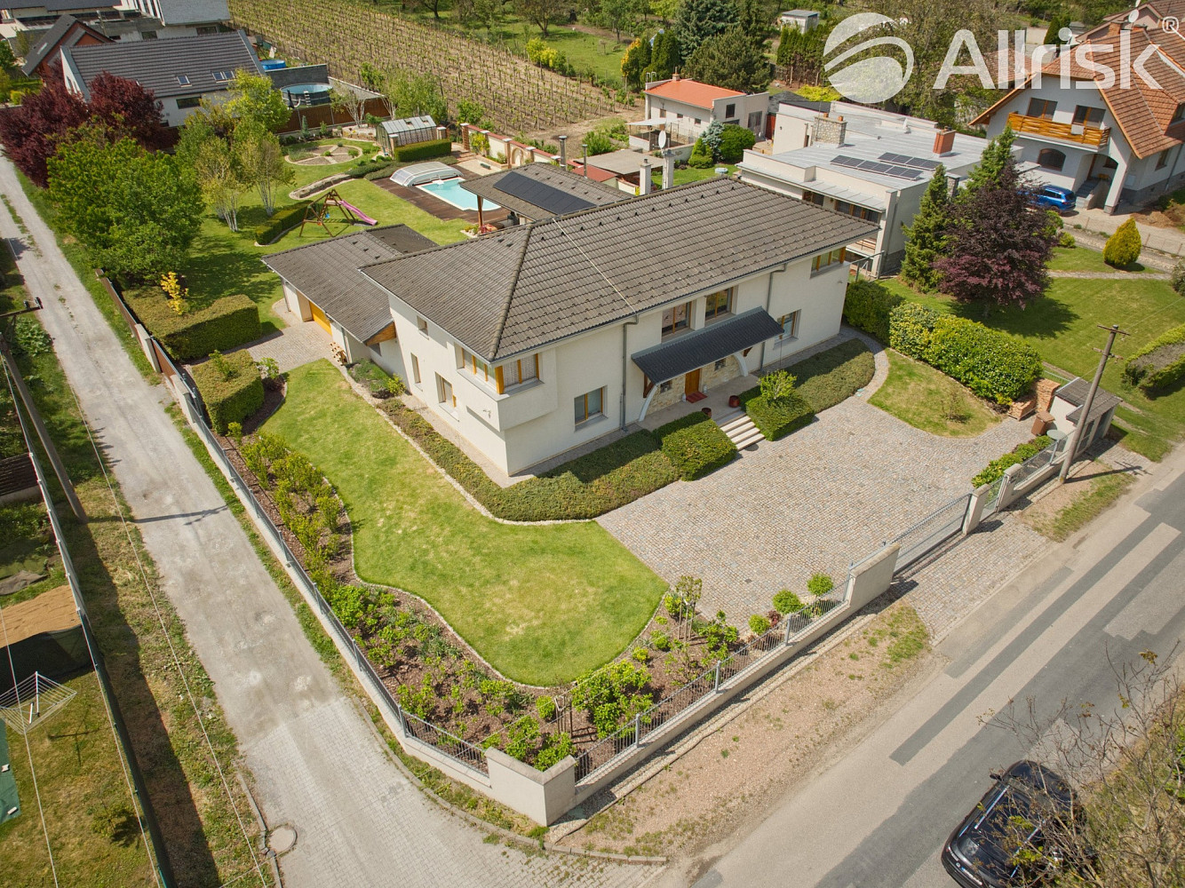 Prodej domu 376 m² s pozemkem 2 273 m² — photo 2