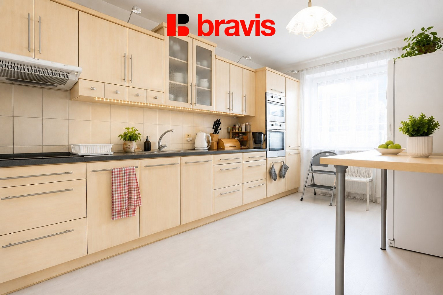 Pronájem domu 170 m² s pozemkem 464 m² — photo 2