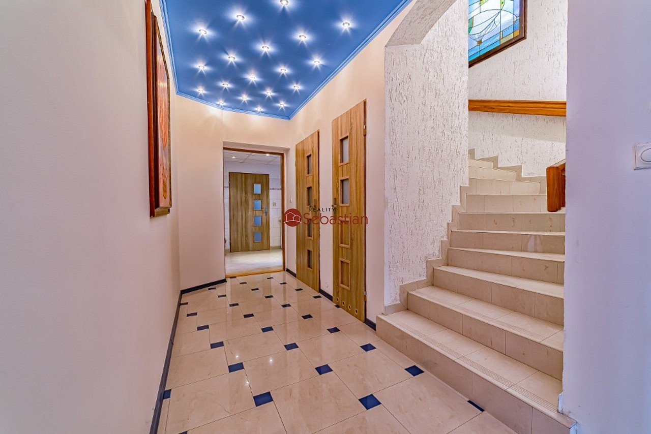 Pronájem kanceláře 216 m² — photo 3