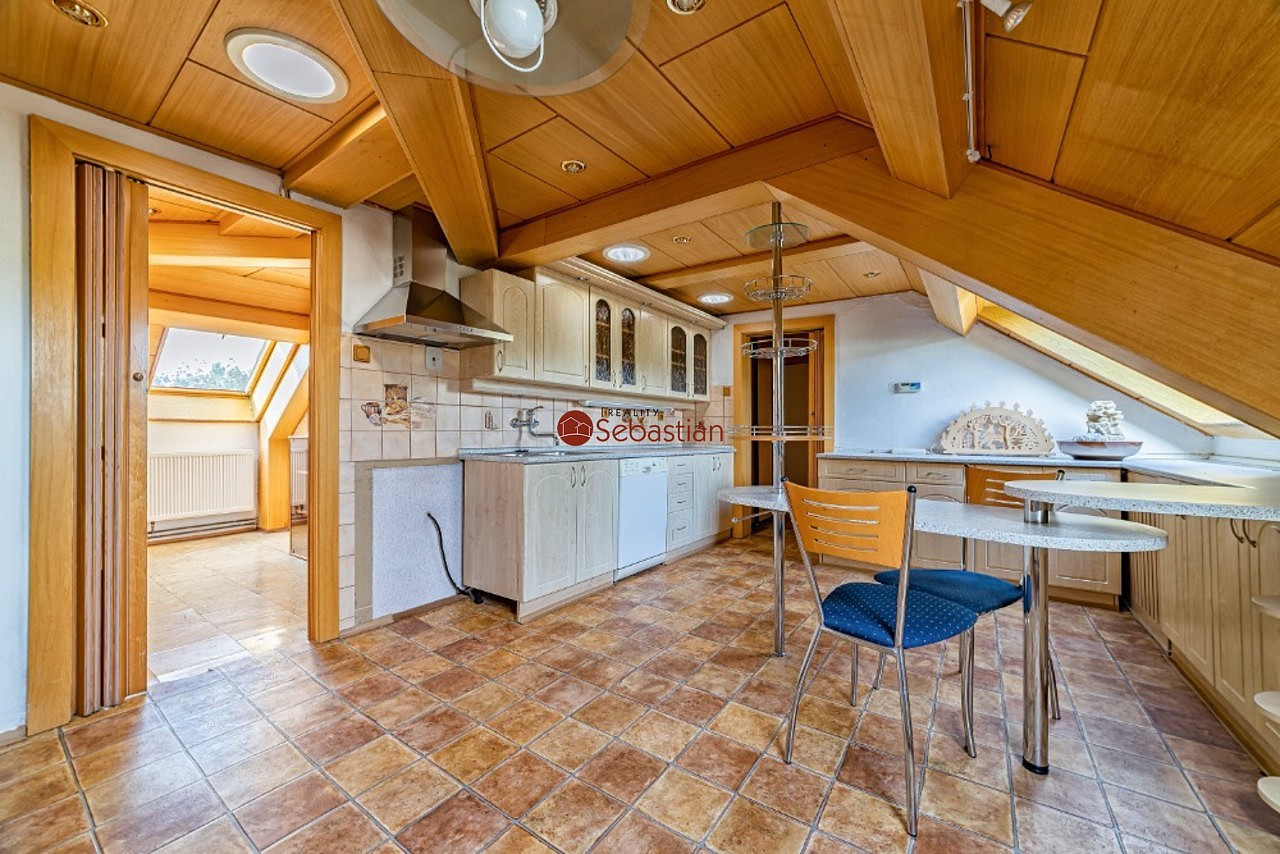 Pronájem kanceláře 216 m² — photo 4