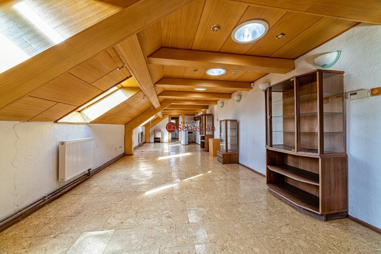 Pronájem kanceláře 216 m² — photo 5
