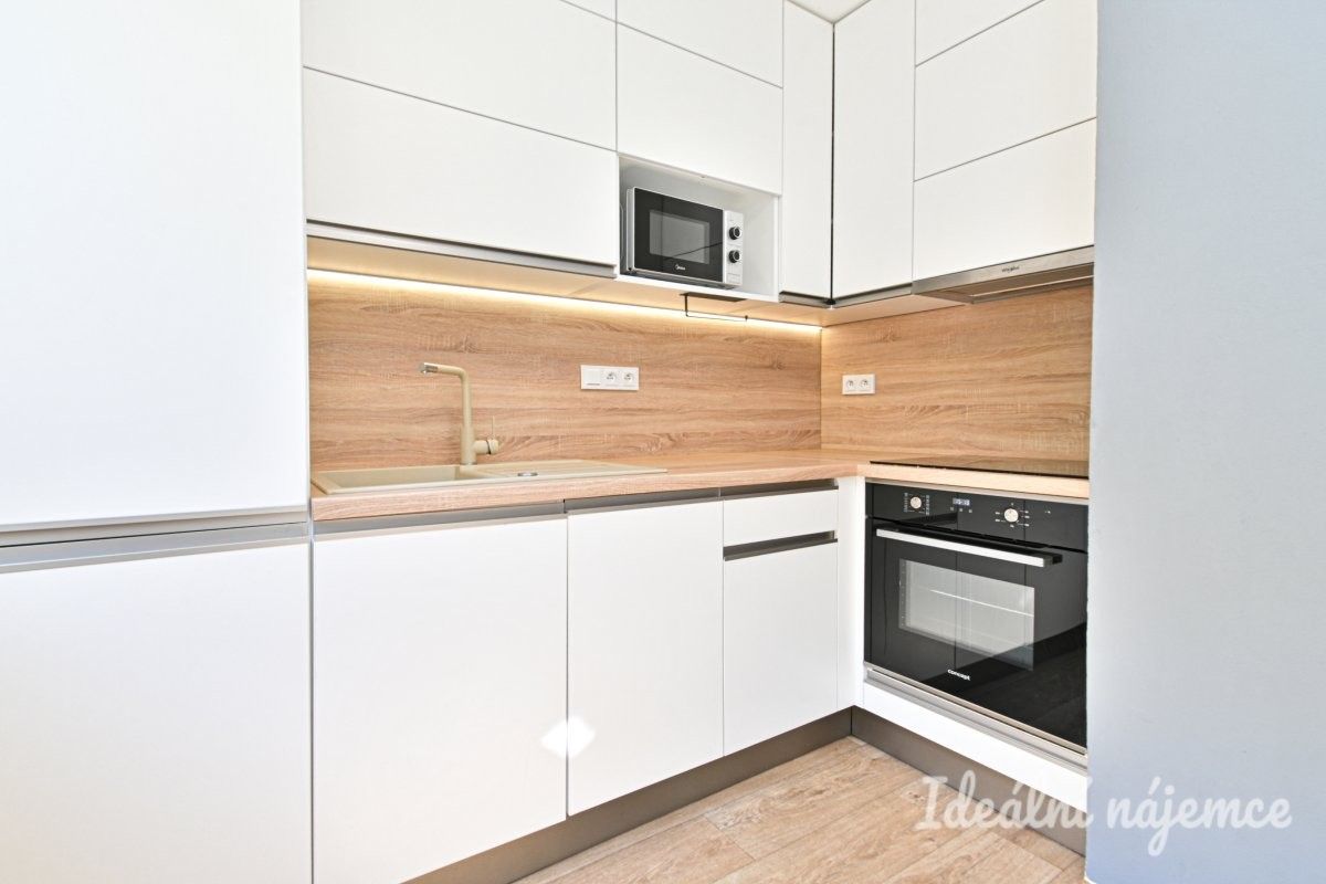 Pronájem bytu 1+1 34 m²