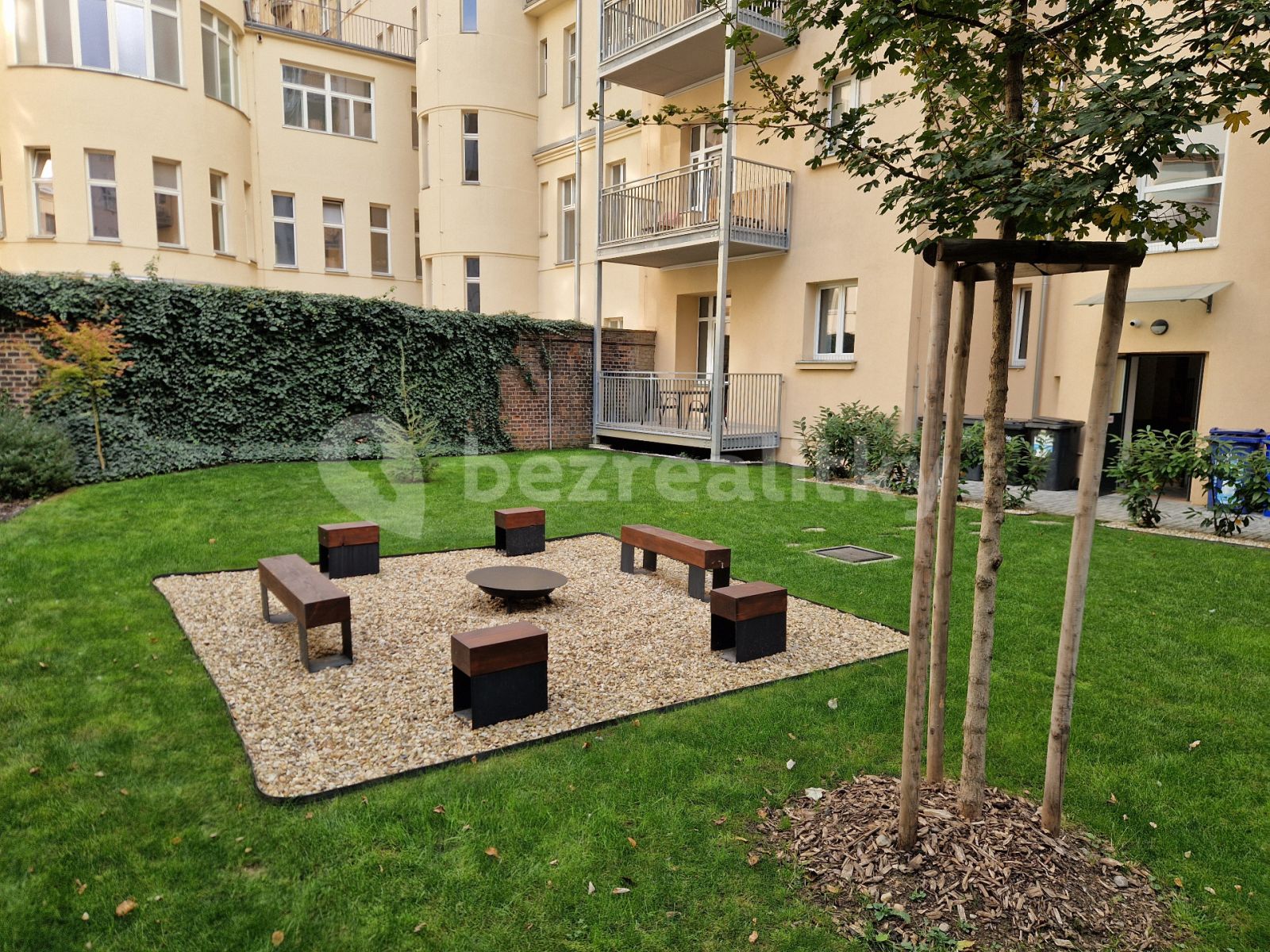 Pronájem bytu 1+1 37 m²