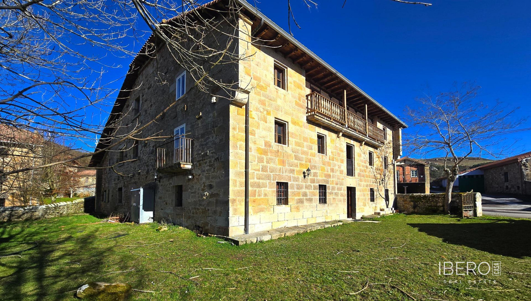 Prodej domu 3 835 m² s pozemkem 2 536 m² — photo 2