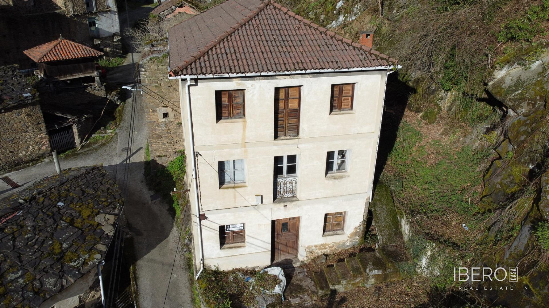 Prodej domu 205 m² s pozemkem 28 m²