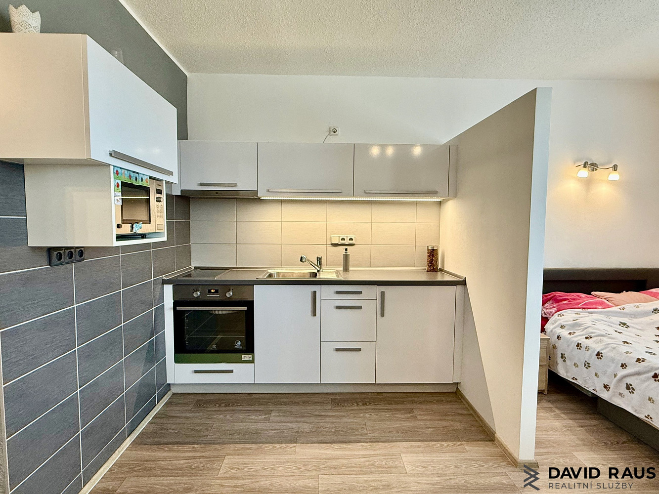 Pronájem bytu 1+kk 31 m² — photo 2