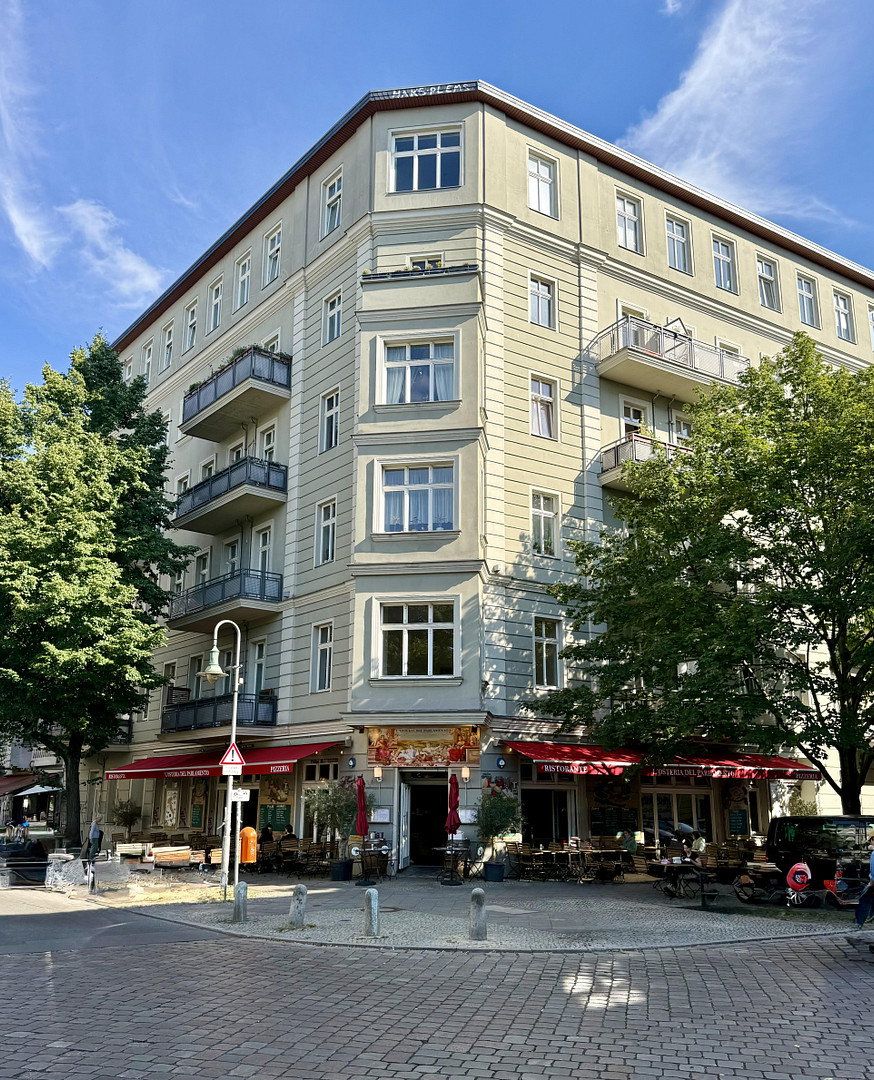 Lichtdurchflutete Wohnung, Toller Blick zum Helmholtzplatz (Provisionsfrei!) — photo 2