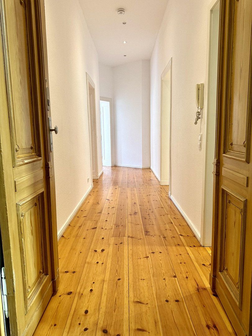 Lichtdurchflutete Wohnung, Toller Blick zum Helmholtzplatz (Provisionsfrei!) — photo 3