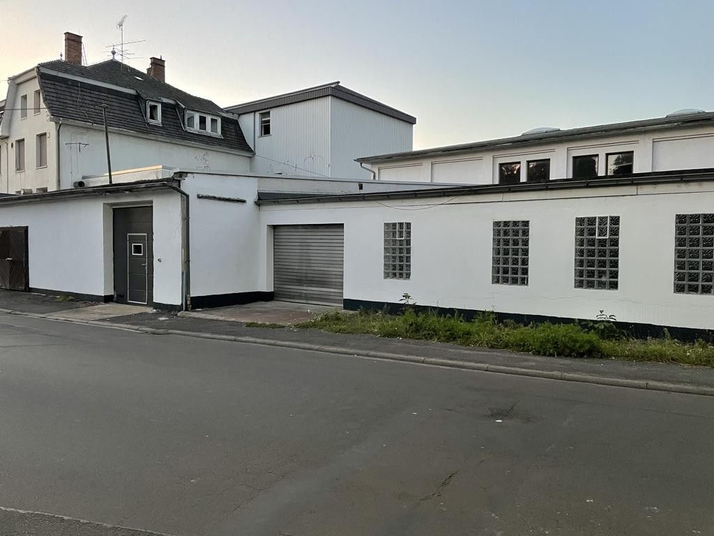 Gewerbeimmobilie in Lauterbach – 230 m² Büro + 1.680 m² Hallen-, Lager- und Bürofläche