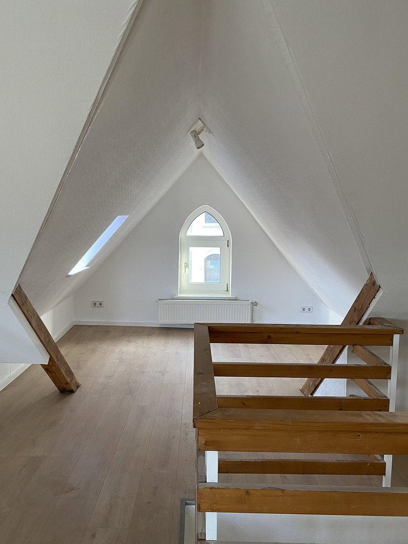 Wohnung über 2 Etagen mit Balkon, WG geeignet, 4-Zimmer, Maisonette, Nähe Bahnhof — photo 2
