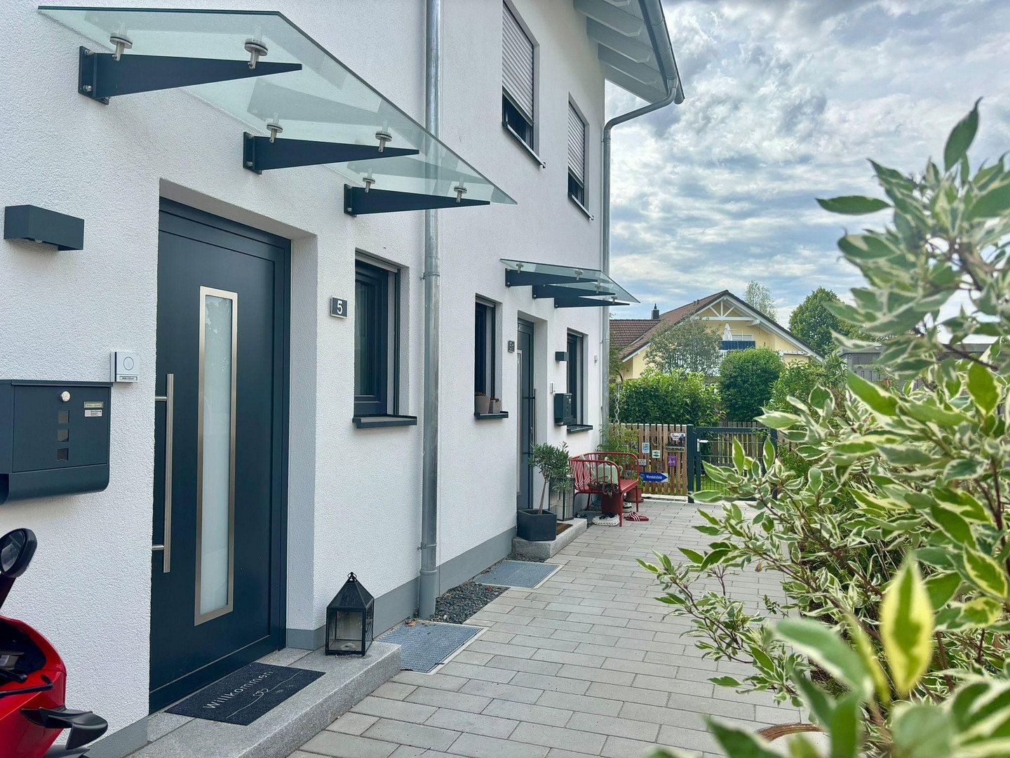 Luxuriöse 2 Zimmer Wohnung mit EBK in Olching