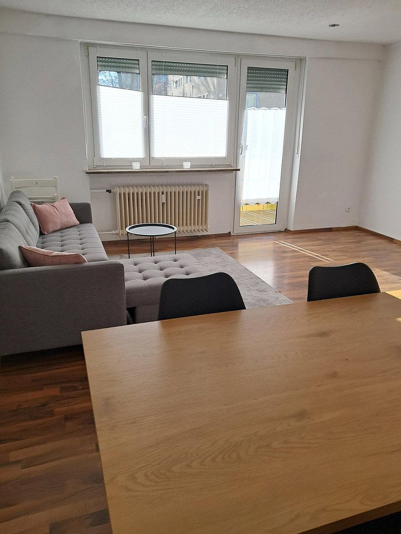 Vollmöbliertes WG-Zimmer (für w) einer 3er WG in zentraler Lage Hofs - 450€ Warmmiete (keine NK) — photo 5