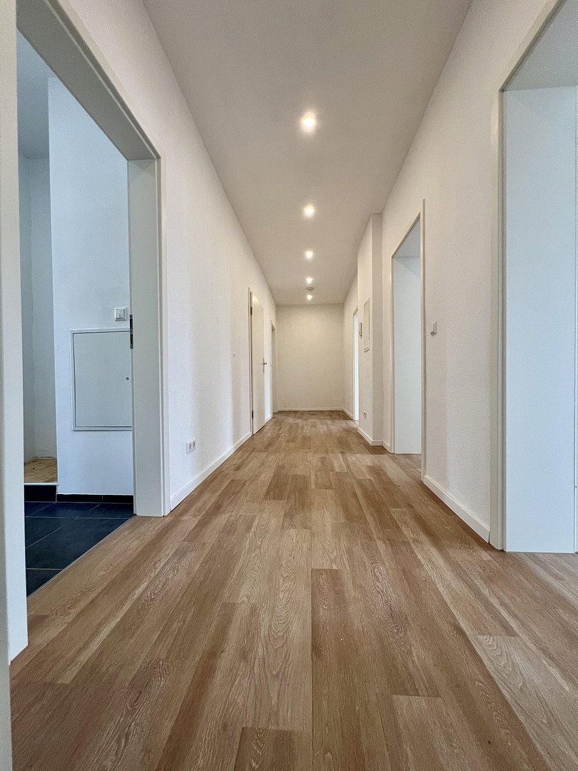 Schicke 4R-Wohnung | EBK | großes WoZi | Balkon | 2 Bäder — photo 2