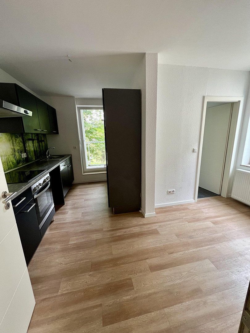 Schicke 4R-Wohnung | EBK | großes WoZi | Balkon | 2 Bäder — photo 5
