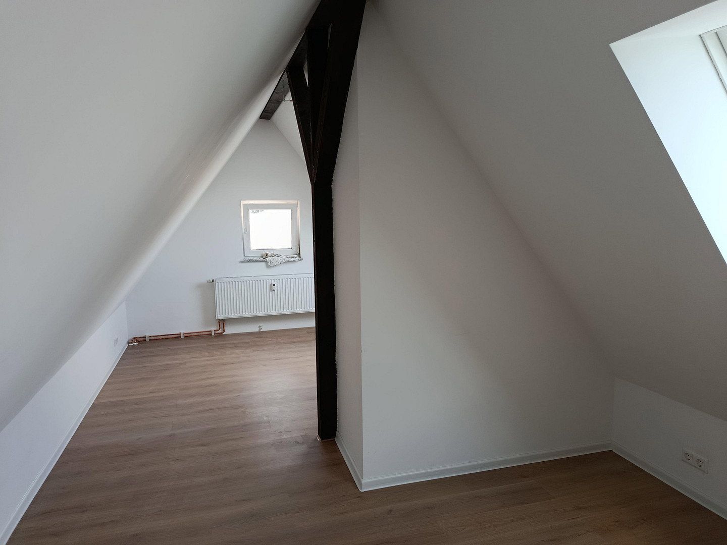 Komplett renovierte 3 Zimmer DG-Maisonette Wohnung in Holzgerlingen