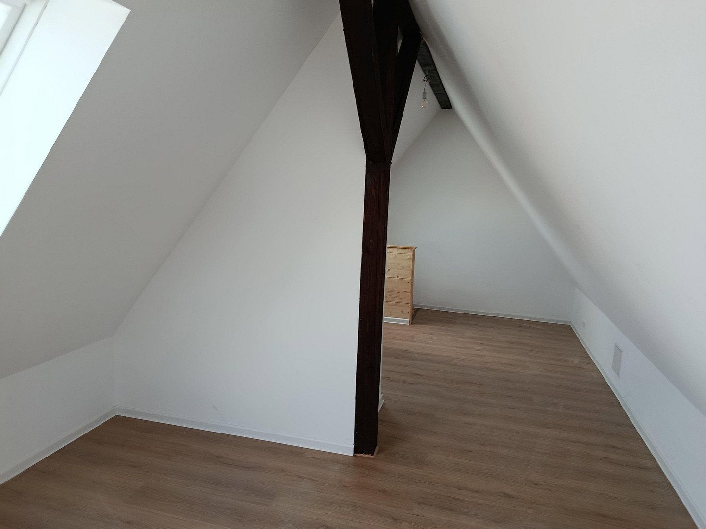 Komplett renovierte 3 Zimmer DG-Maisonette Wohnung in Holzgerlingen — photo 3
