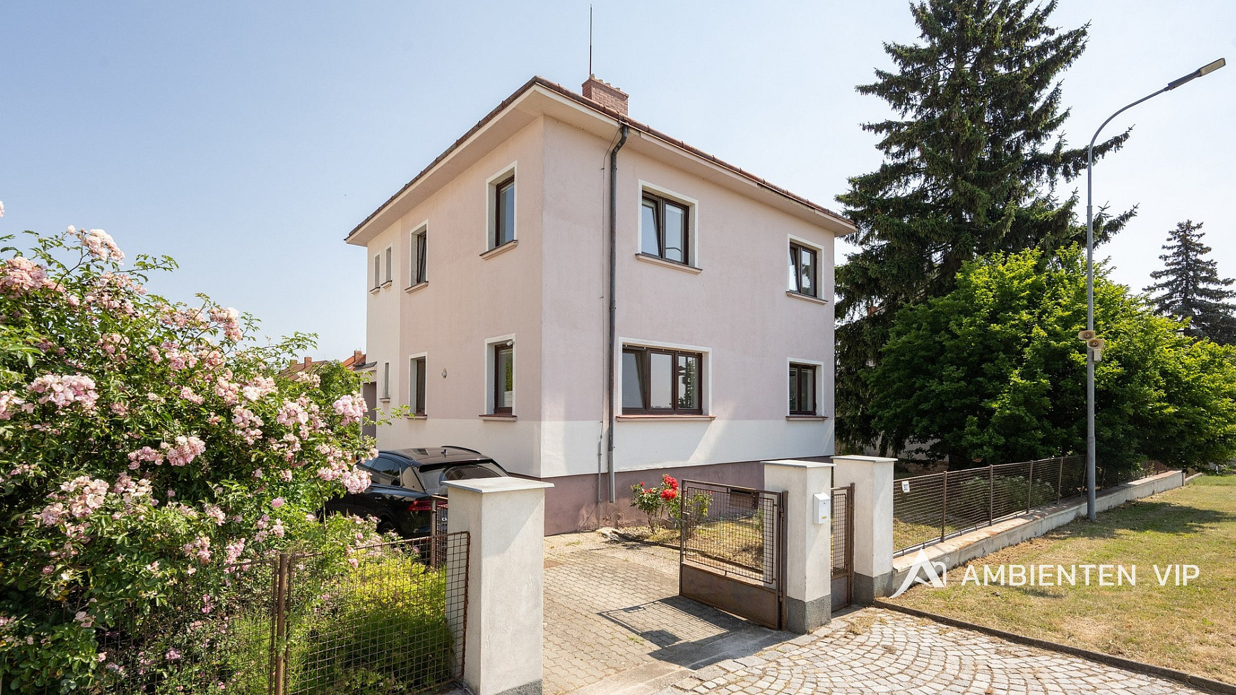 Prodej domu 476 m² s pozemkem 2 113 m²