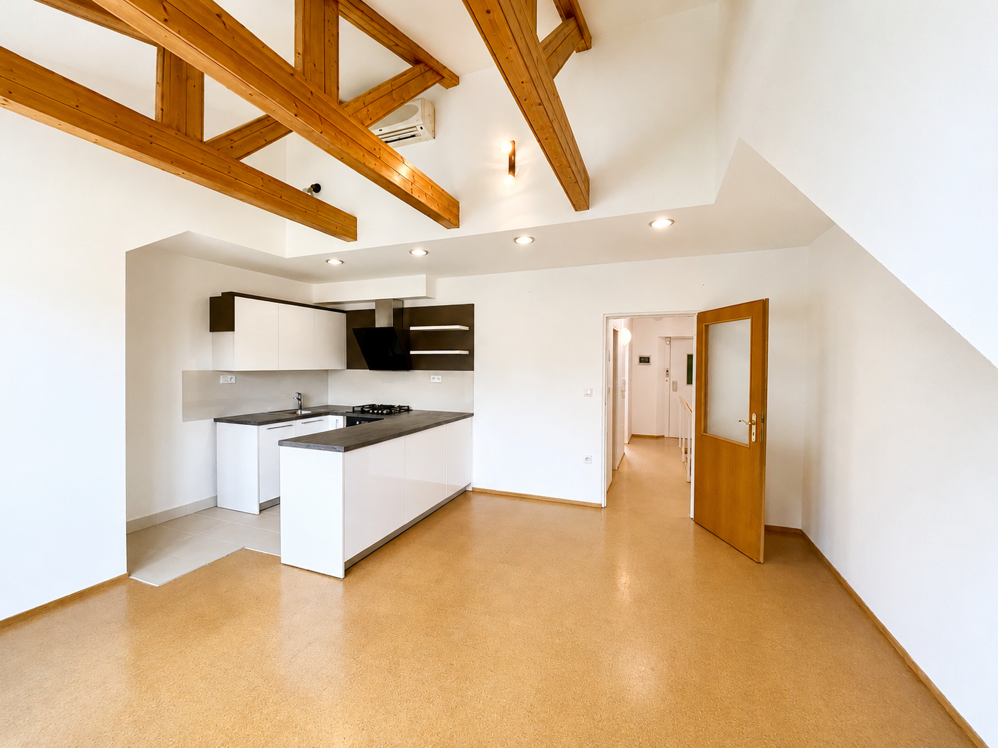 Pronájem domu 170 m², pozemek 141 m² — photo 3