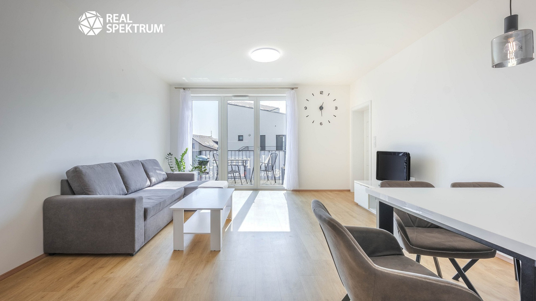 Pronájem bytu 2+kk 55 m² — photo 2