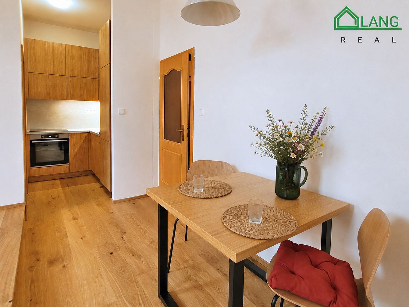 Pronájem bytu 2+kk 44 m² — photo 2