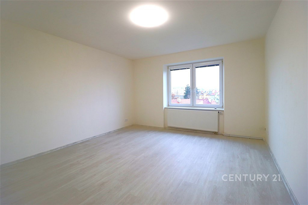 Pronájem bytu 3+kk 74 m² — photo 2