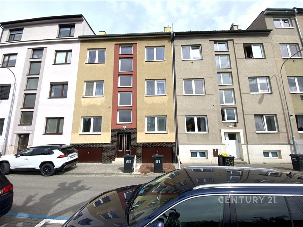 Pronájem bytu 3+kk 63 m² — photo 2