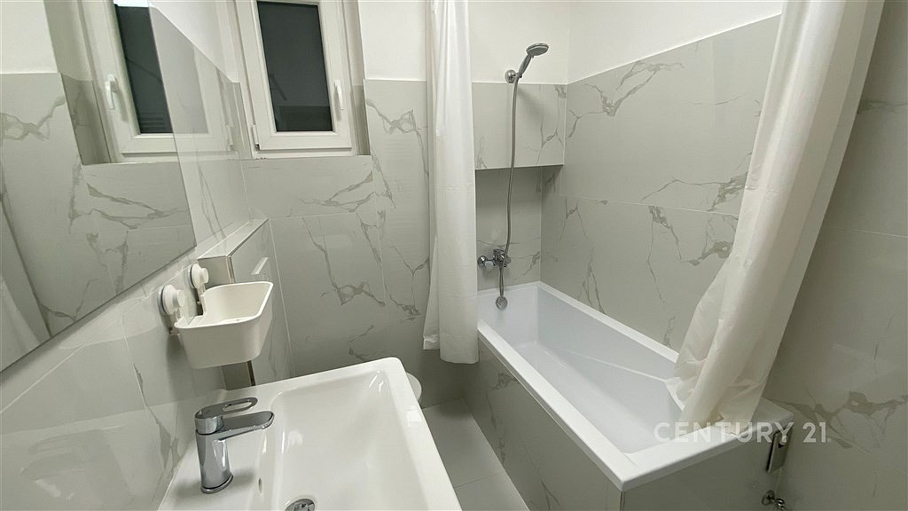 Pronájem bytu 3+kk 63 m² — photo 4