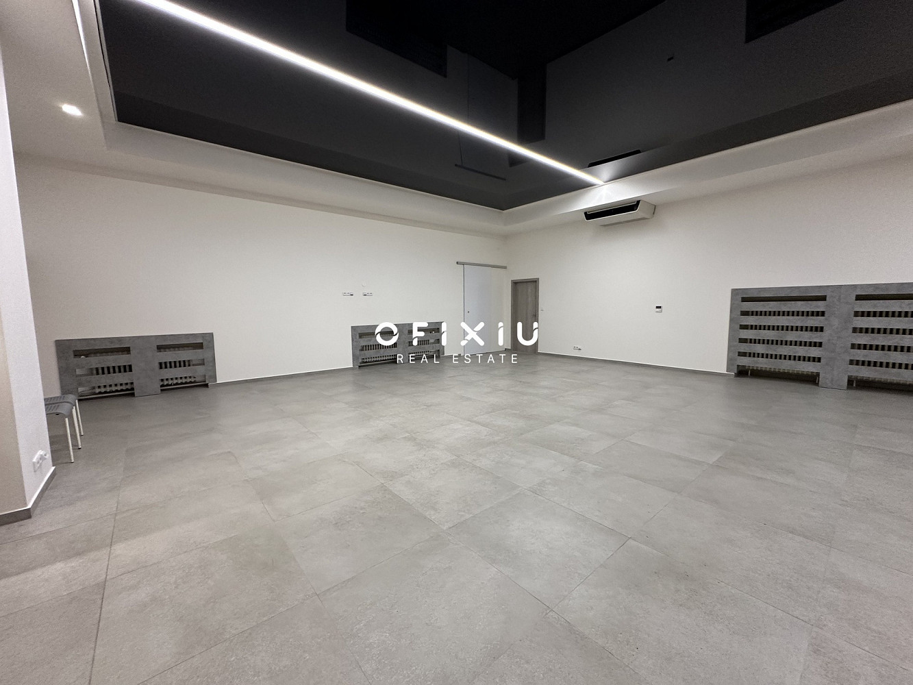 Pronájem obchodních prostor 233 m² — photo 2