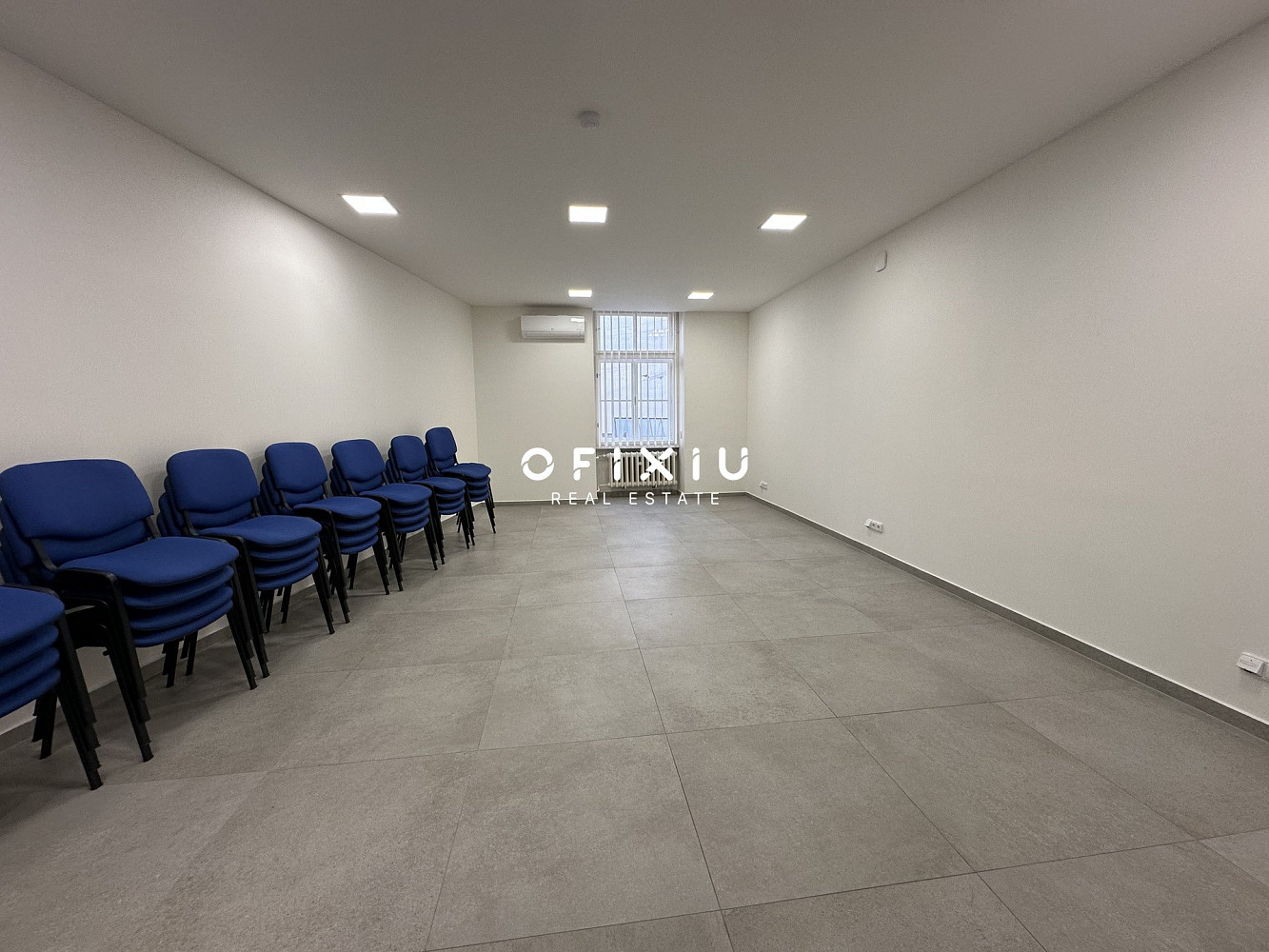 Pronájem obchodních prostor 233 m² — photo 4