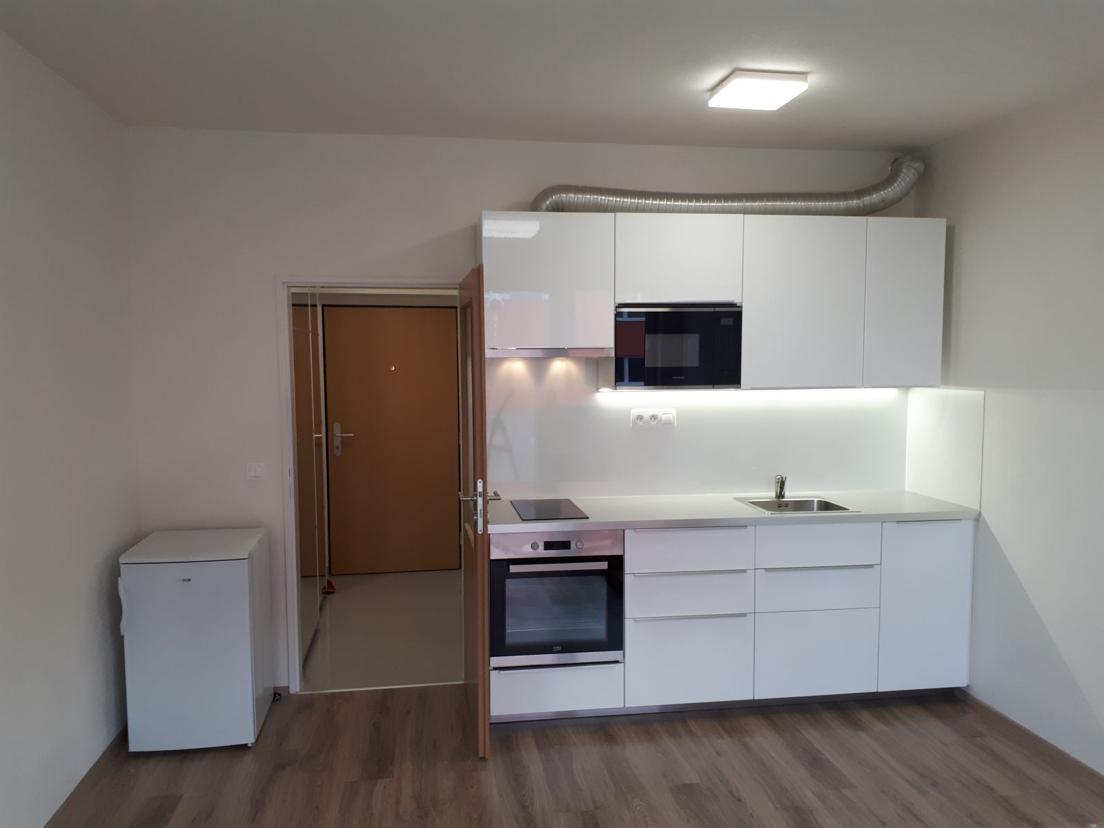 Pronájem bytu 1+kk 30 m² — photo 3