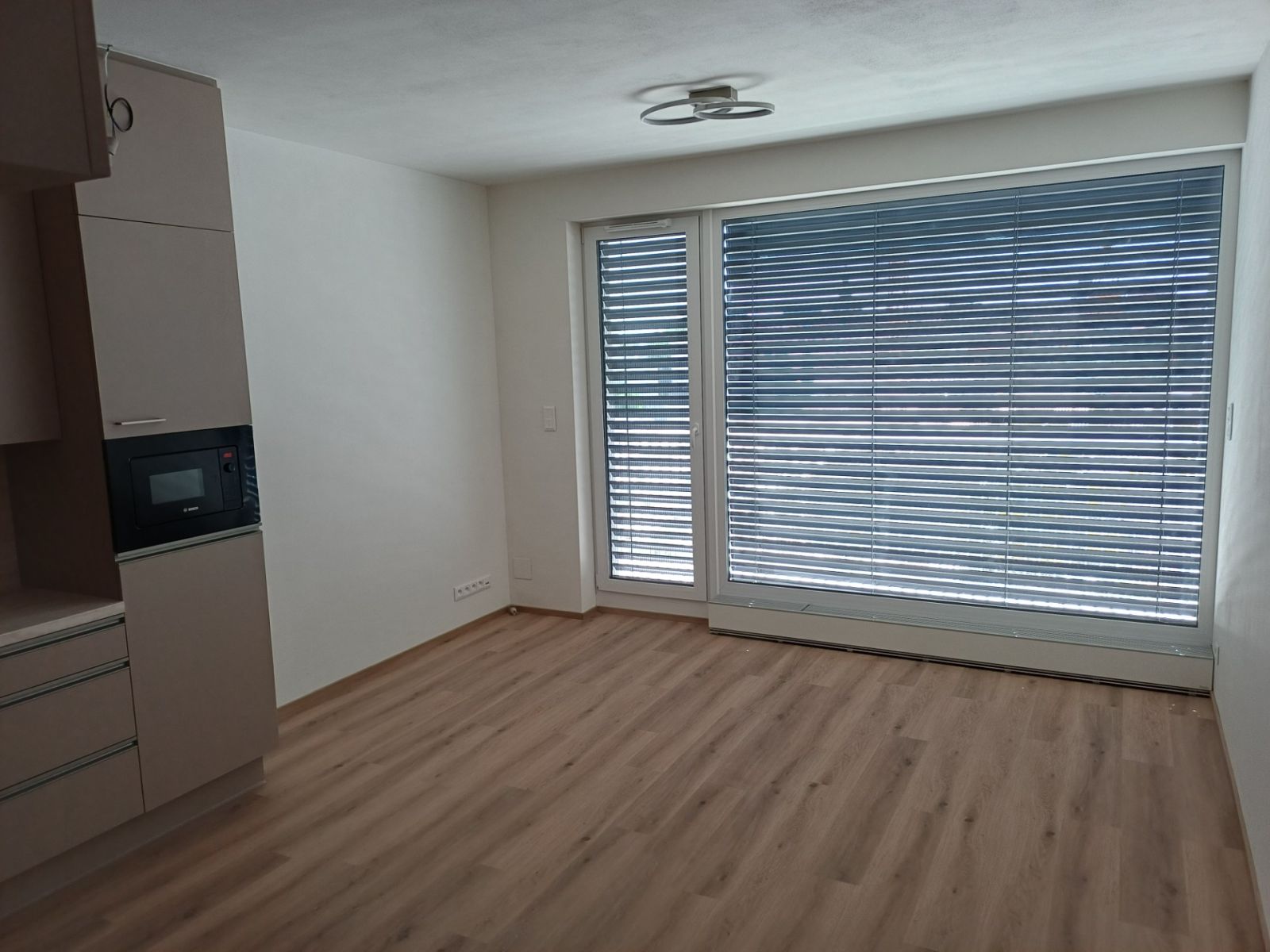 Pronájem bytu 2+kk 55 m² — photo 4