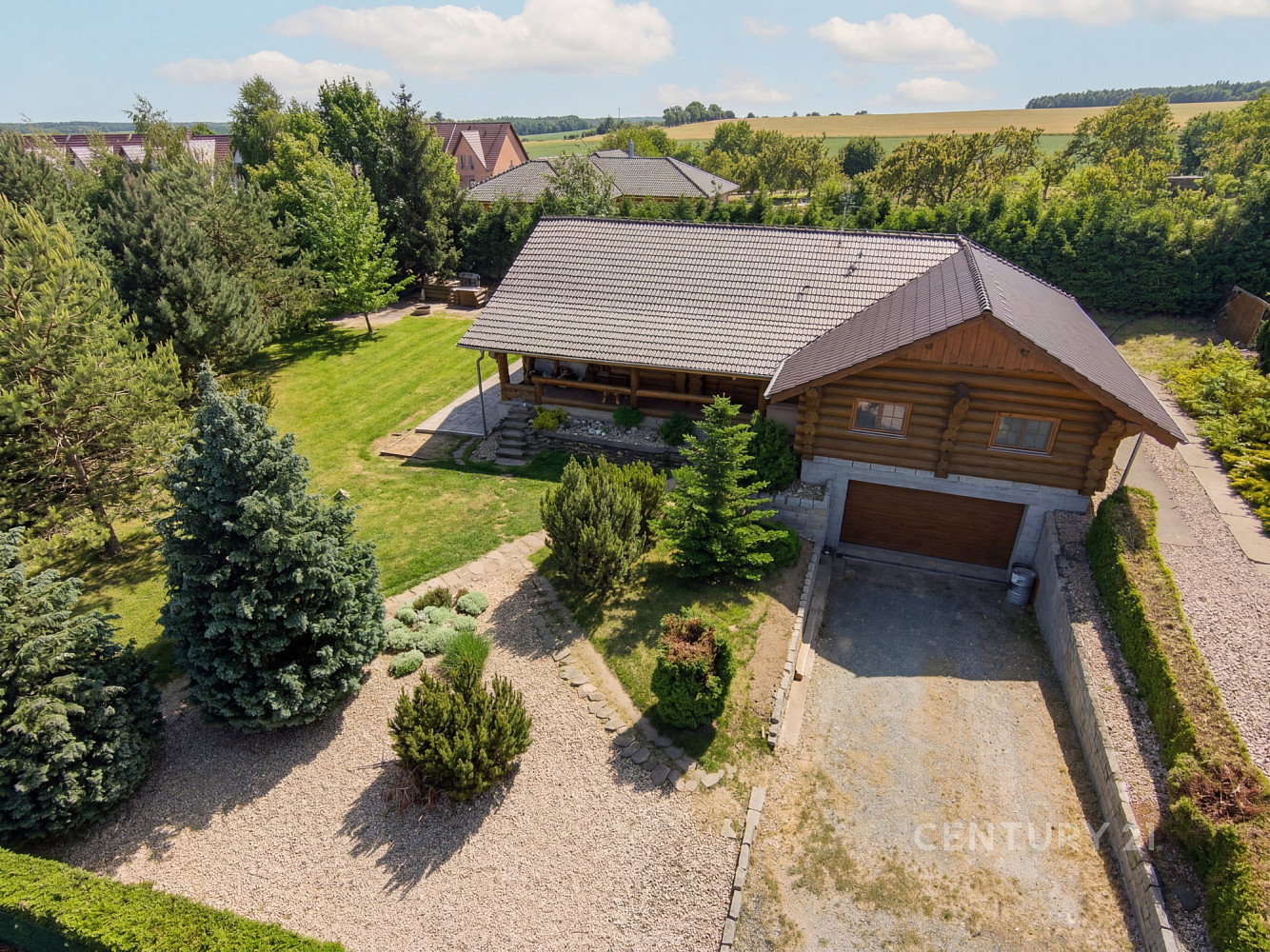 Prodej domu 270 m² s pozemkem 2 443 m²