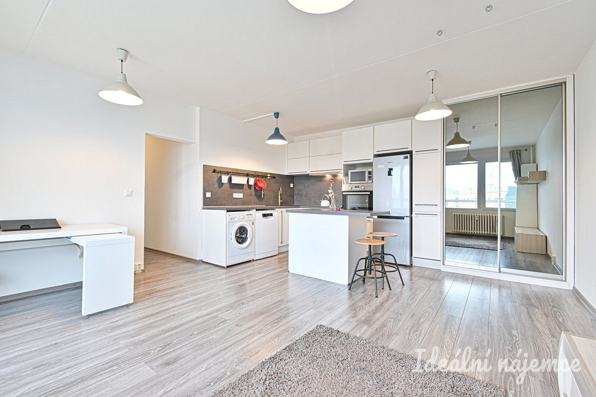 Pronájem bytu 2+kk 50 m² — photo 2
