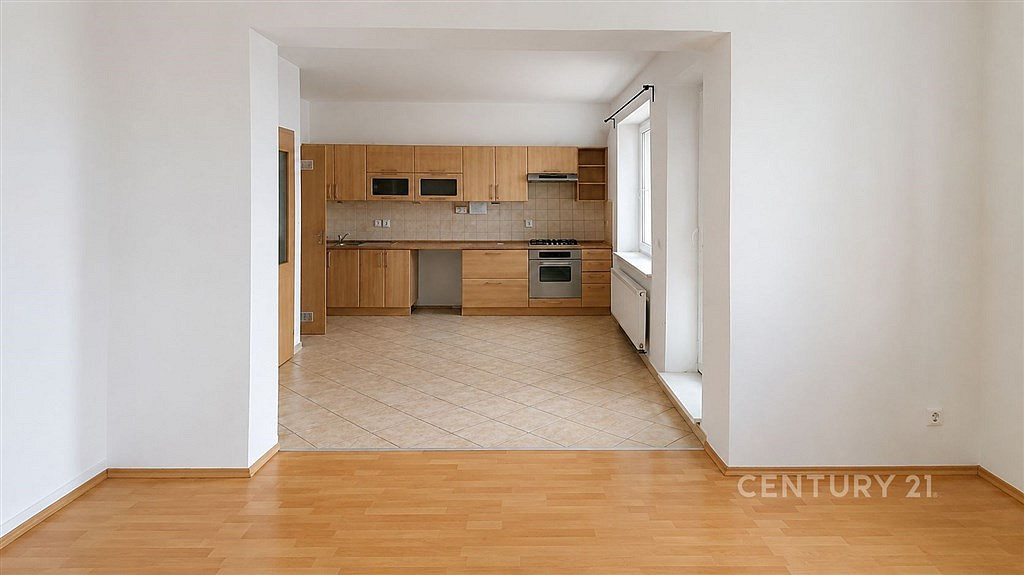 Pronájem bytu 3+kk 79 m² — photo 2