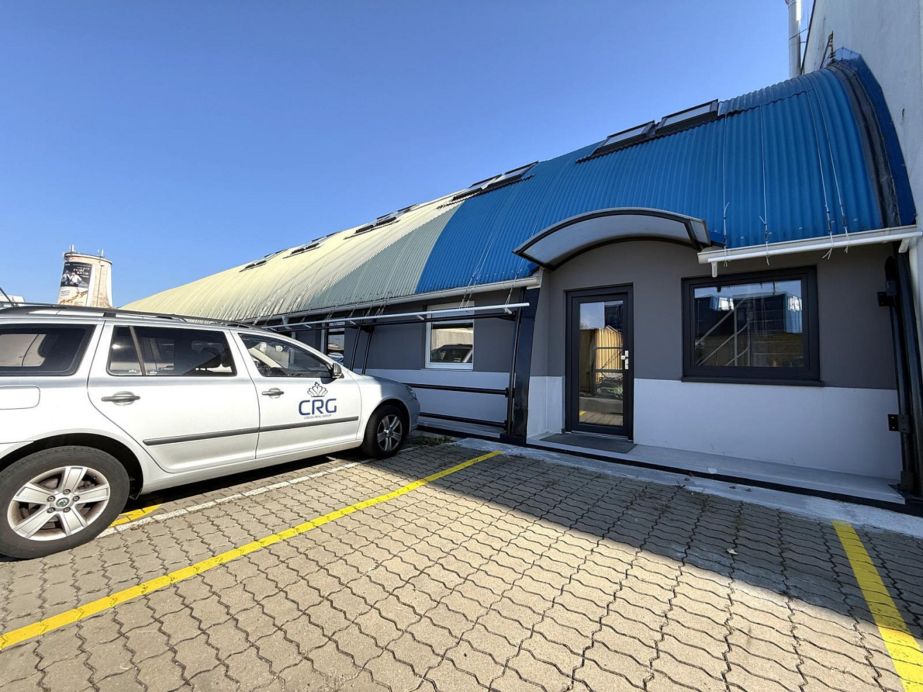 Pronájem kanceláře 182 m² — photo 2