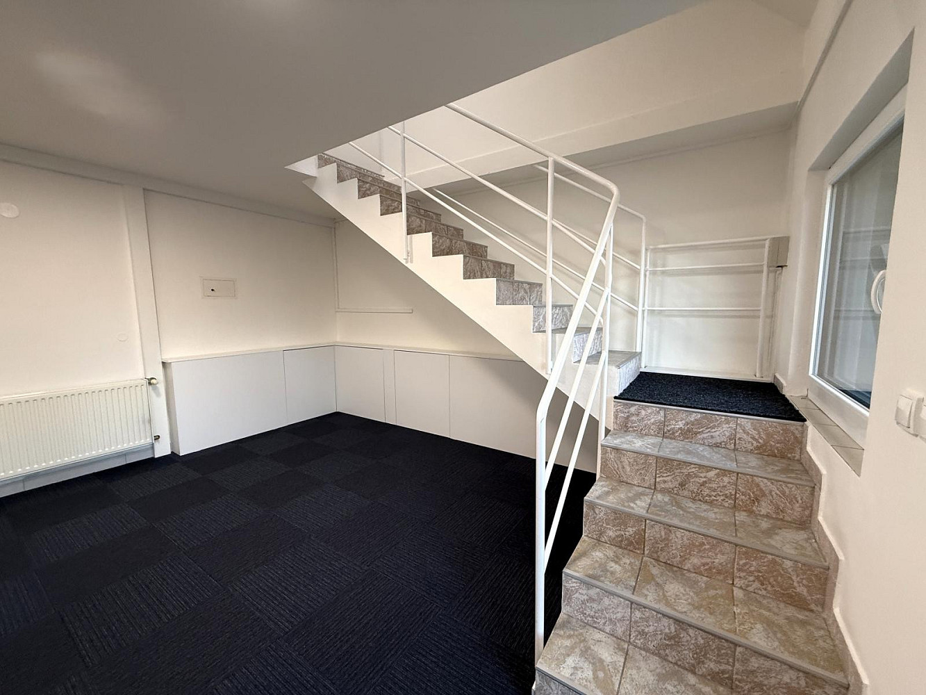 Pronájem kanceláře 182 m² — photo 3
