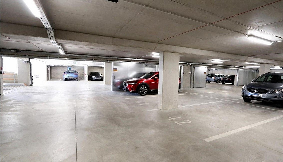 Pronájem garážového stání, ulice slepá, brno-zábrdovice, přímo u mhd - za 5 min v centru města brna — photo 2