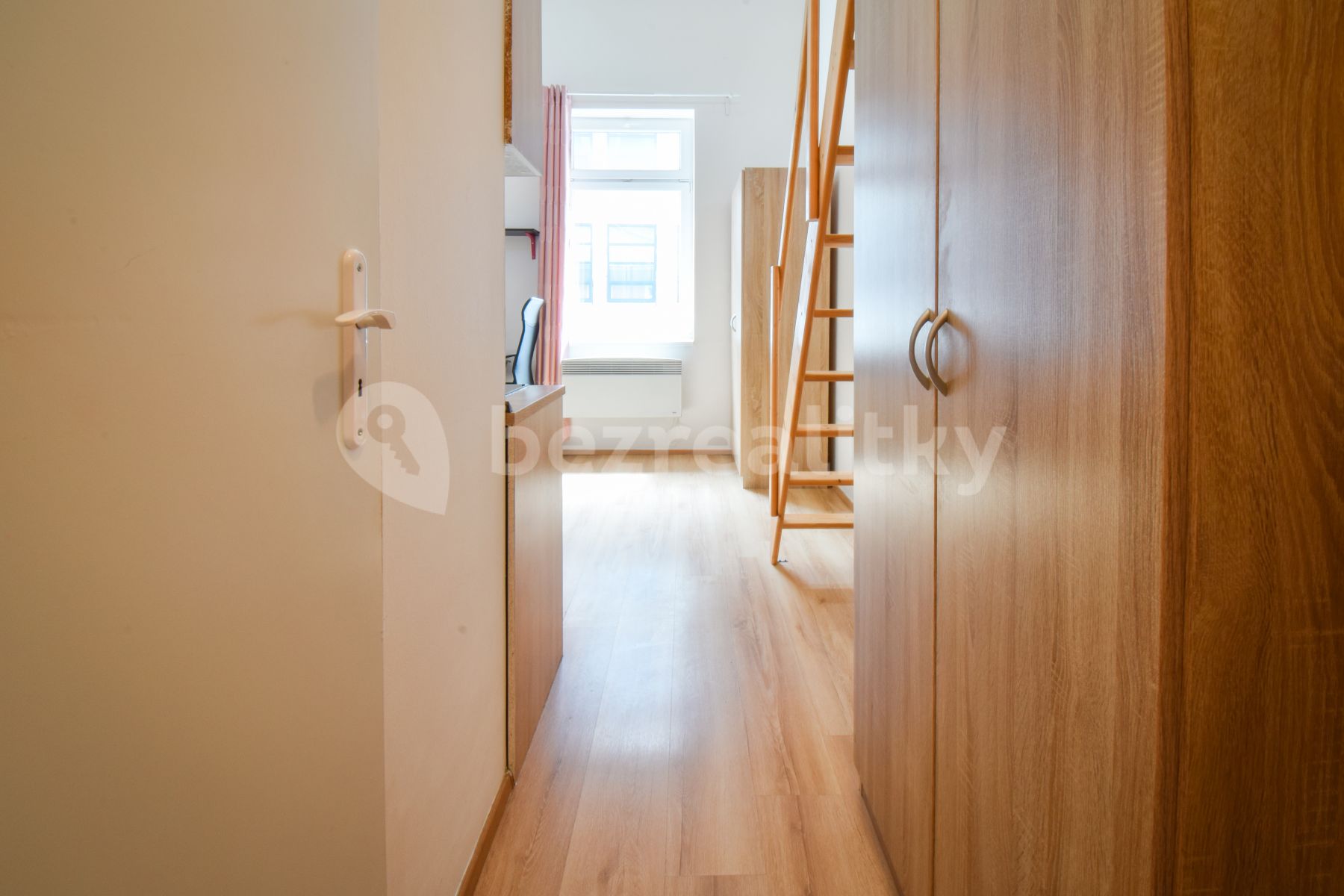 Pronájem bytu 1+kk 23 m² — photo 2